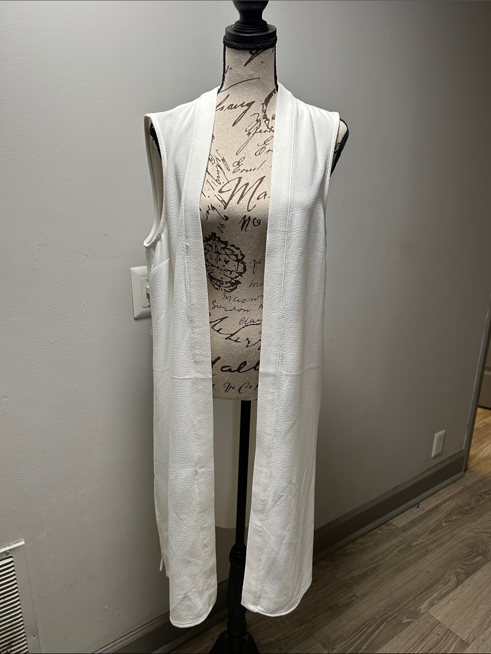 The Limited White Sleeveless Duster Vest